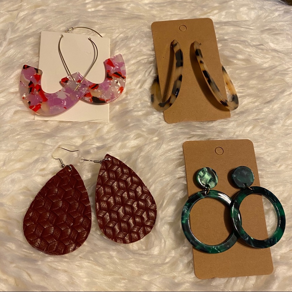 T - Lot of 4 pair of statement earrings new